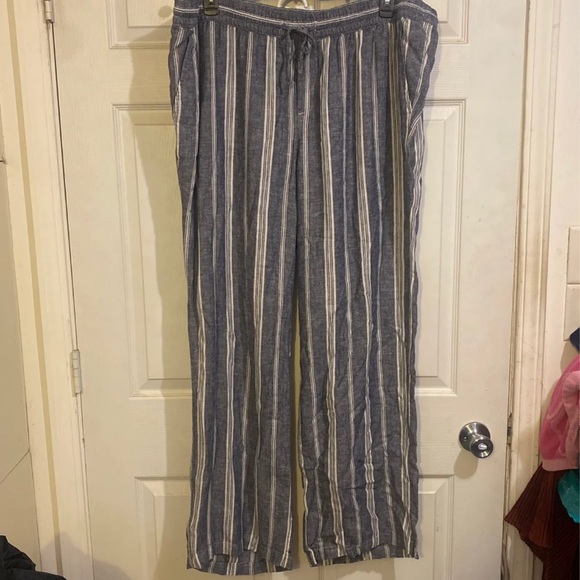 SOLD***3/$15***Old Navy NWOT Women's Blue Pinstripe Pants Size XXL - Picture 1 of 4